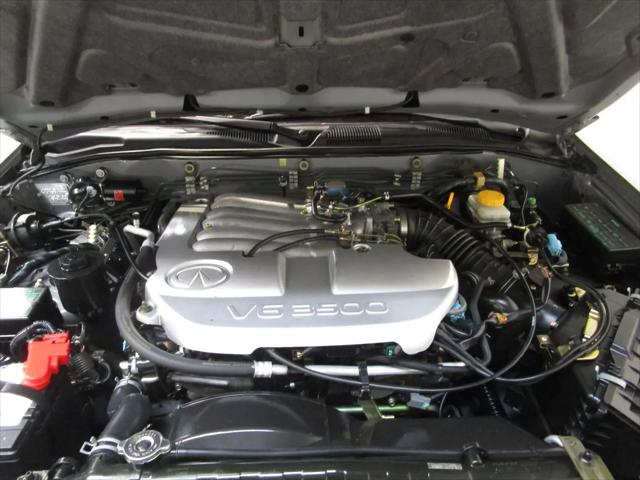 2002 INFINITI QX4 Luxury