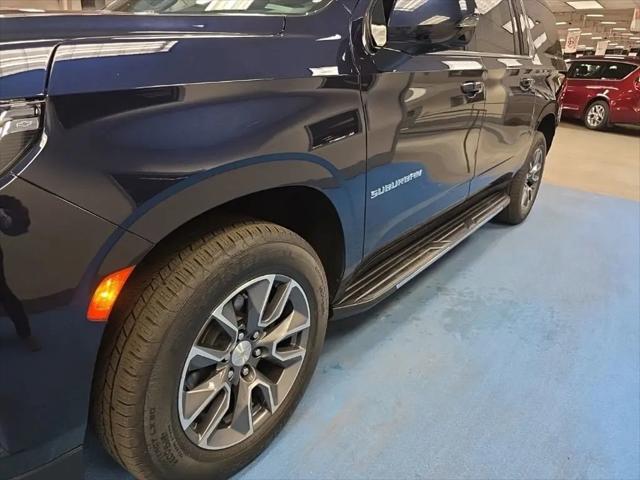 2024 Chevrolet Suburban 4WD LT
