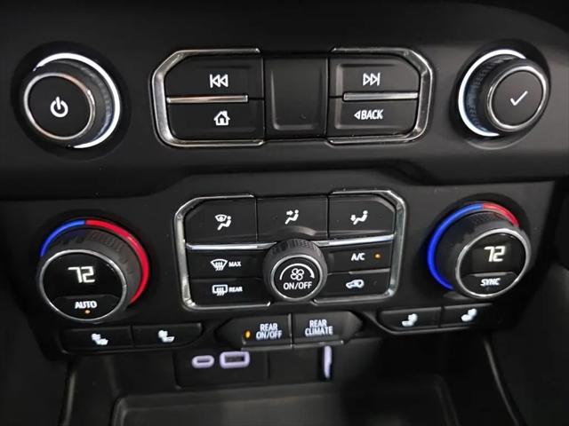 2024 Chevrolet Suburban 4WD LT