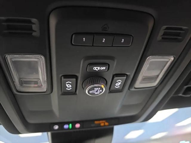 2024 Chevrolet Suburban 4WD LT