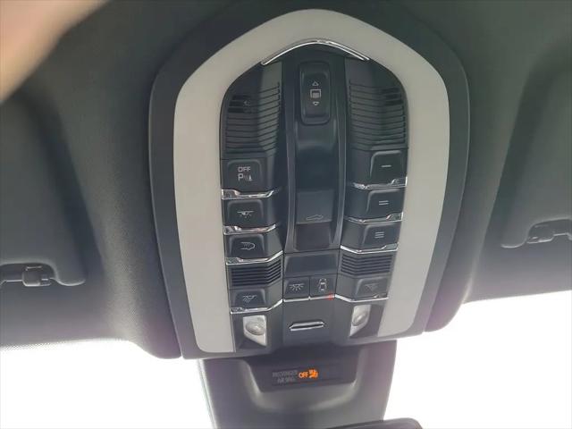 2024 Porsche Macan T