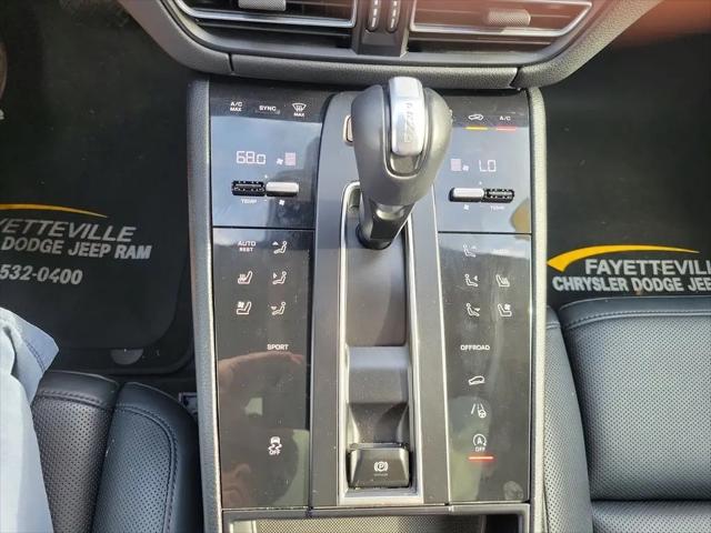 2024 Porsche Macan T
