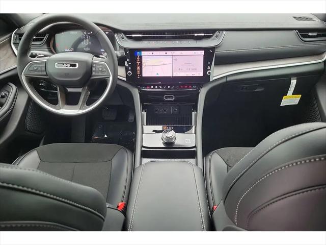 2026 Jeep Grand Cherokee L Altitude 4x2
