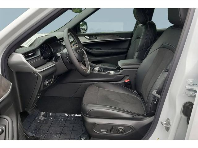 2026 Jeep Grand Cherokee L Altitude 4x2