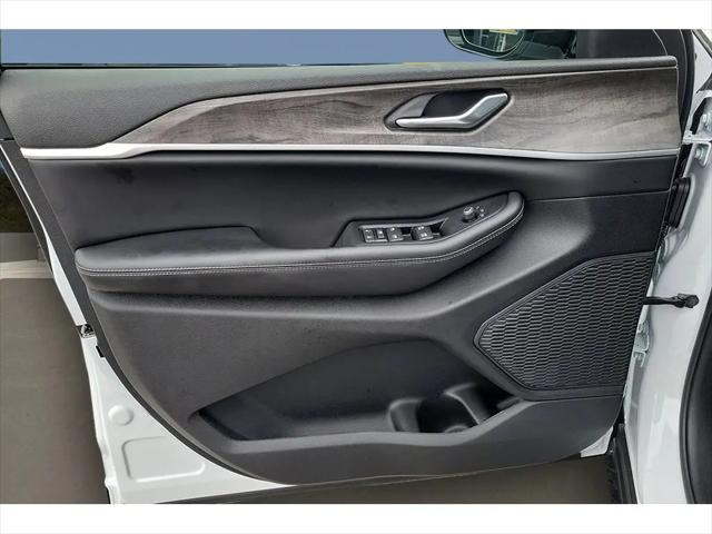 2026 Jeep Grand Cherokee L Altitude 4x2