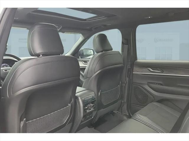 2026 Jeep Grand Cherokee L Altitude 4x2