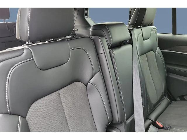 2026 Jeep Grand Cherokee L Altitude 4x2