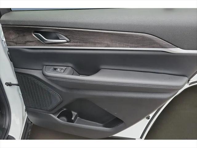 2026 Jeep Grand Cherokee L Altitude 4x2