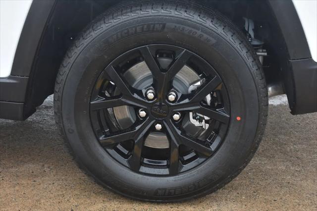 2026 Jeep Grand Cherokee L Altitude 4x2