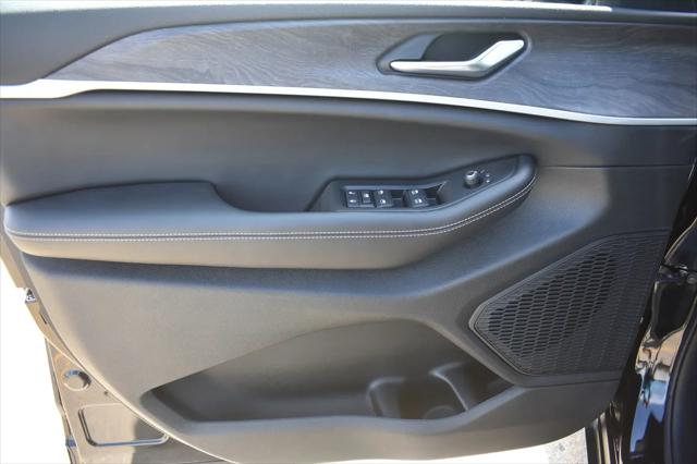 2026 Jeep Grand Cherokee L Altitude 4x2