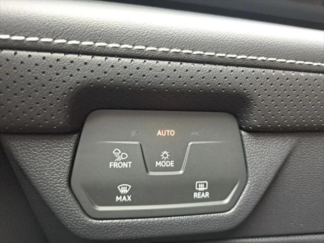 2026 Volkswagen Atlas Cross Sport SE with Technology