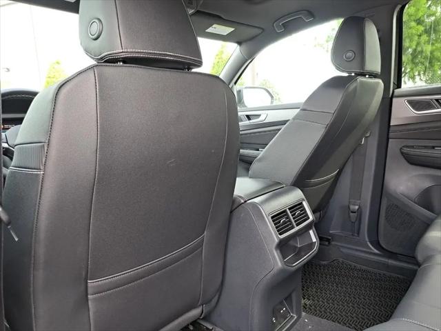 2026 Volkswagen Atlas Cross Sport SE with Technology