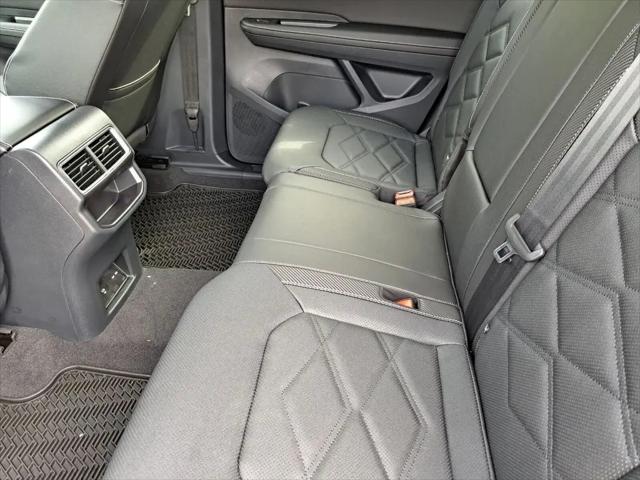 2026 Volkswagen Atlas Cross Sport SE with Technology