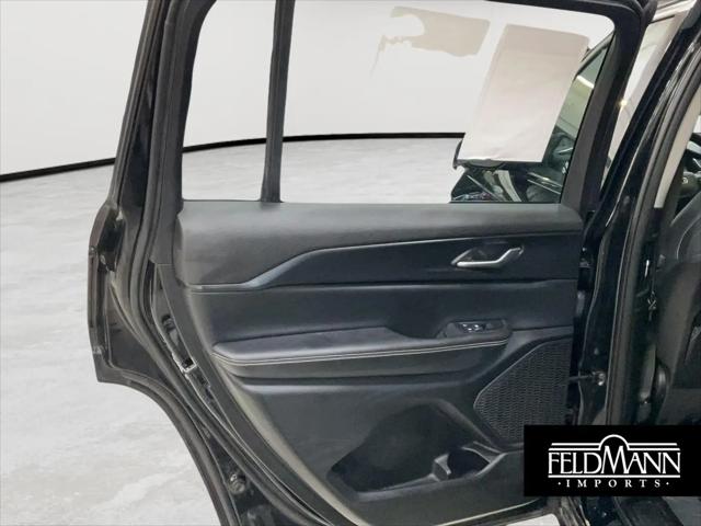 2023 Jeep Grand Cherokee L Laredo 4x4
