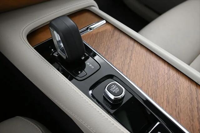 2022 Volvo XC90 Recharge T8 Inscription Expression 7 Passenger