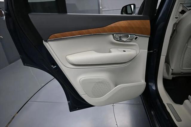 2022 Volvo XC90 Recharge T8 Inscription Expression 7 Passenger