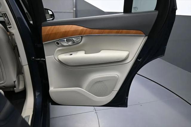 2022 Volvo XC90 Recharge T8 Inscription Expression 7 Passenger