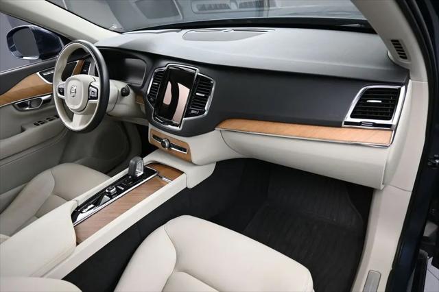 2022 Volvo XC90 Recharge T8 Inscription Expression 7 Passenger