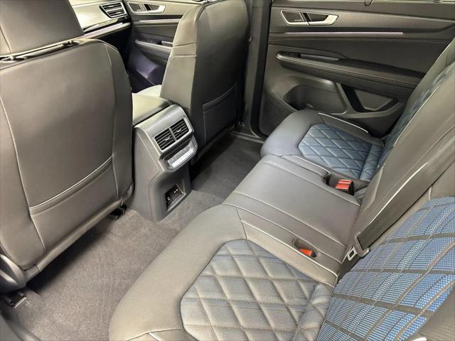 2026 Volkswagen Atlas Cross Sport SEL Premium R-Line