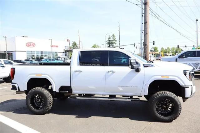 2025 GMC Sierra 3500HD Crew Cab, Standard Bed, Denali, 4WD