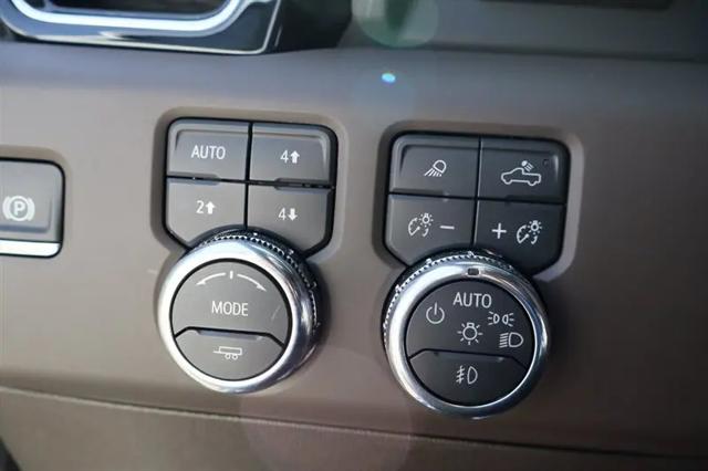 2025 GMC Sierra 3500HD Crew Cab, Standard Bed, Denali, 4WD