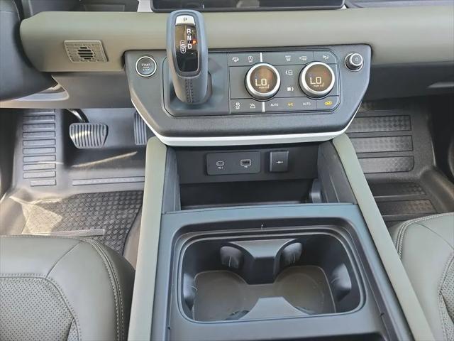 2024 Land Rover Defender 110 P300