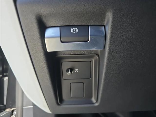 2024 Land Rover Defender 110 P300