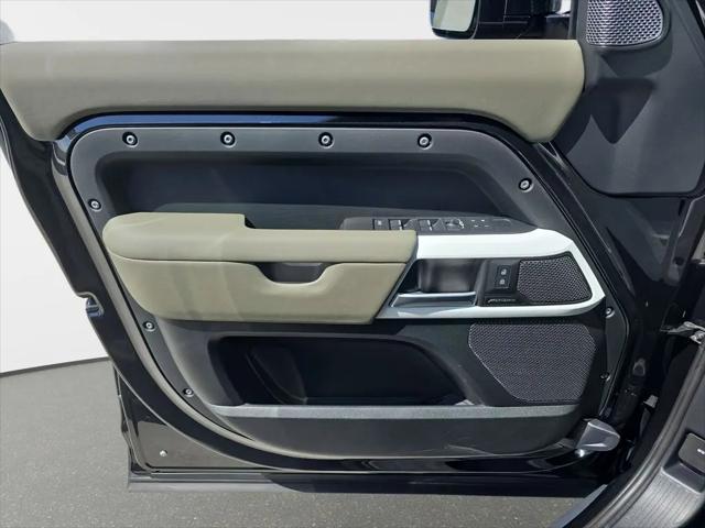 2024 Land Rover Defender 110 P300