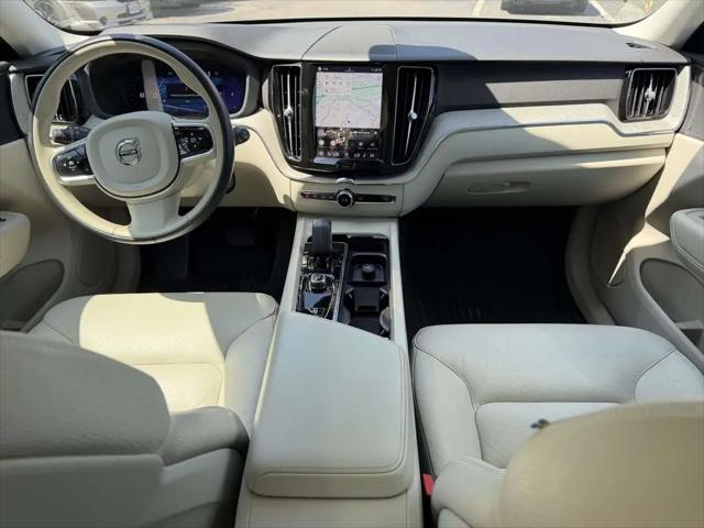 2024 Volvo XC60 B5 Plus Dark Theme