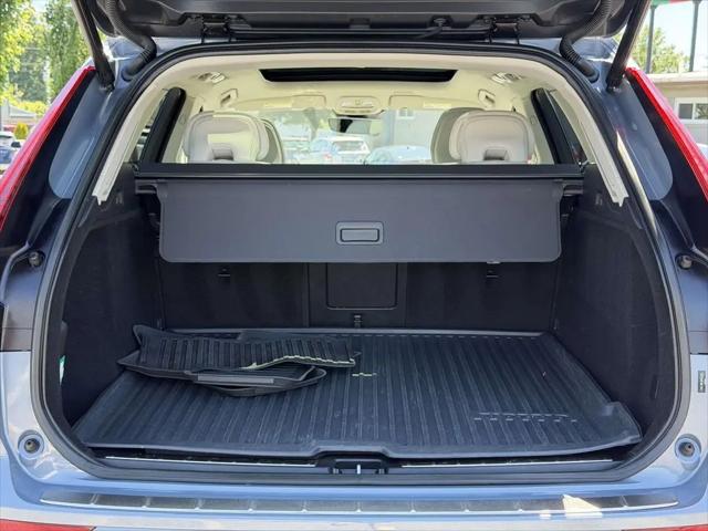 2024 Volvo XC60 B5 Plus Dark Theme