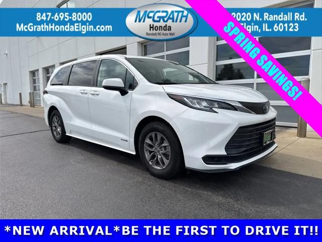 2021 Toyota Sienna LE for sale in Elgin, IL