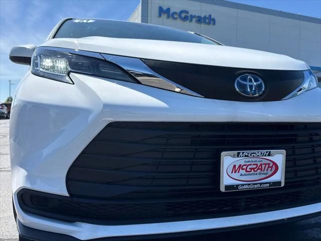 2021 Toyota Sienna LE