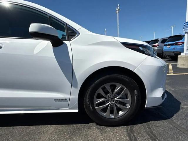2021 Toyota Sienna LE