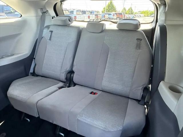 2021 Toyota Sienna LE
