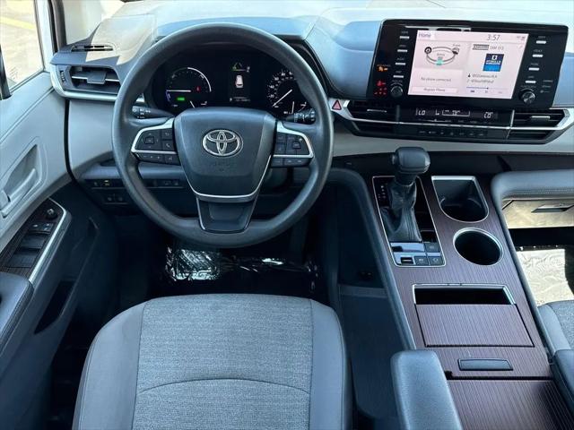 2021 Toyota Sienna LE