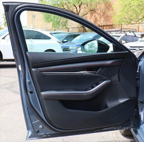 2024 Mazda Mazda3 2.5 S Carbon Edition