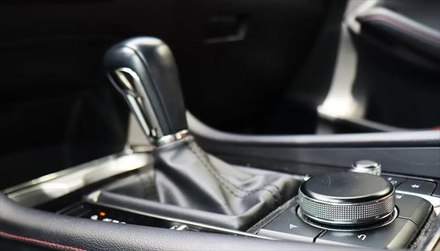 2024 Mazda Mazda3 2.5 S Carbon Edition