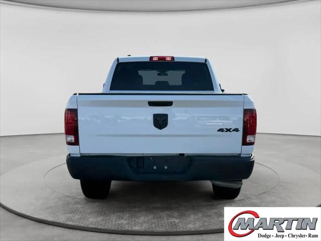 2024 Ram 1500 Classic Warlock Crew Cab 4x4 5'7" Box