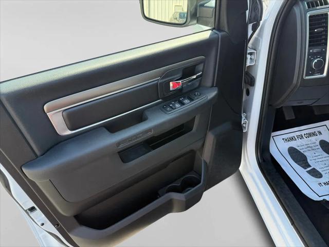 2024 Ram 1500 Classic Warlock Crew Cab 4x4 5'7" Box