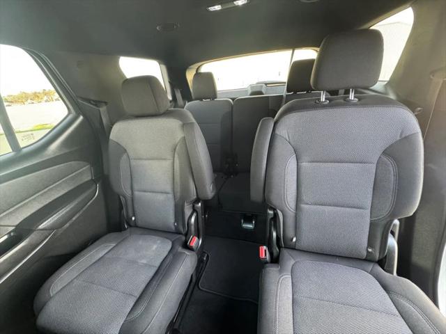 2023 Chevrolet Traverse FWD LT Cloth