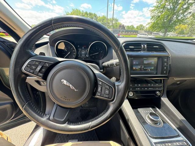 2018 Jaguar F-PACE 25t Premium