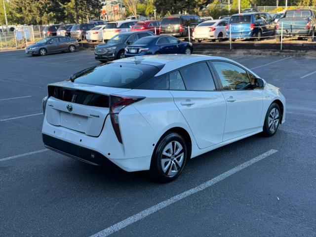 2016 Toyota Prius Three