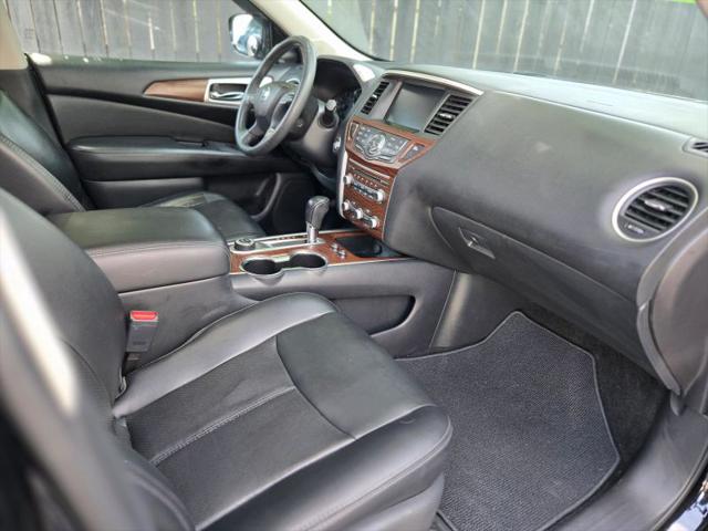 2017 Nissan Pathfinder Platinum