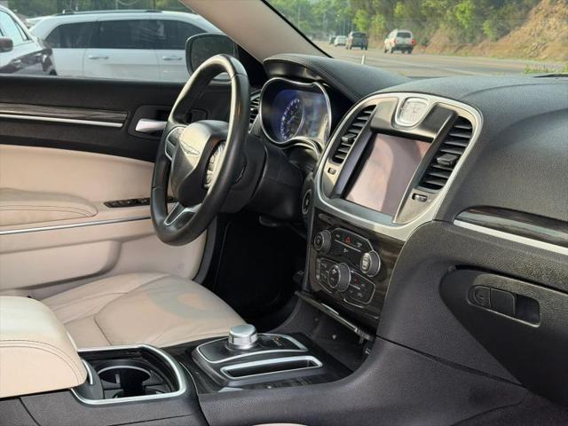 2017 Chrysler 300 Limited