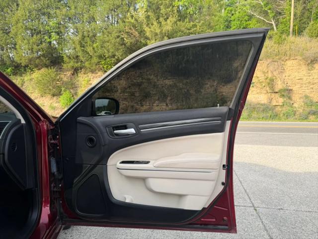 2017 Chrysler 300 Limited