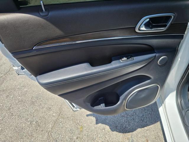 2017 Jeep Grand Cherokee Overland 4x2