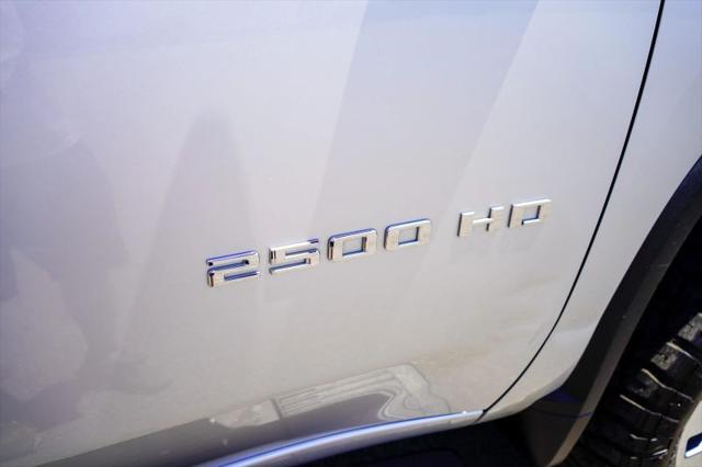 2021 Chevrolet Silverado 2500HD 4WD Crew Cab Standard Bed Custom