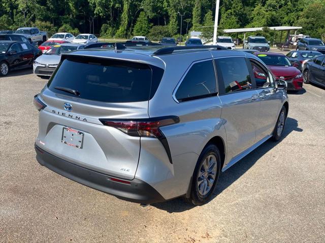 2025 Toyota Sienna XLE