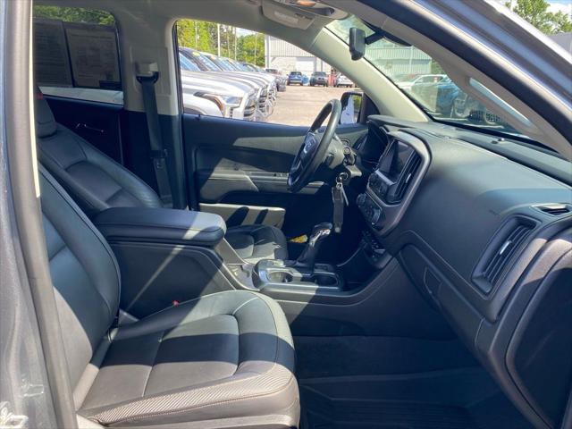 2022 GMC Canyon 4WD Crew Cab Short Box AT4 - Leather