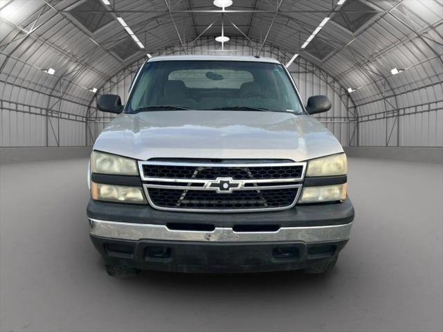 2005 Chevrolet Avalanche LS